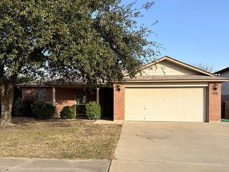 5811 Montrose Dr — Photo 3