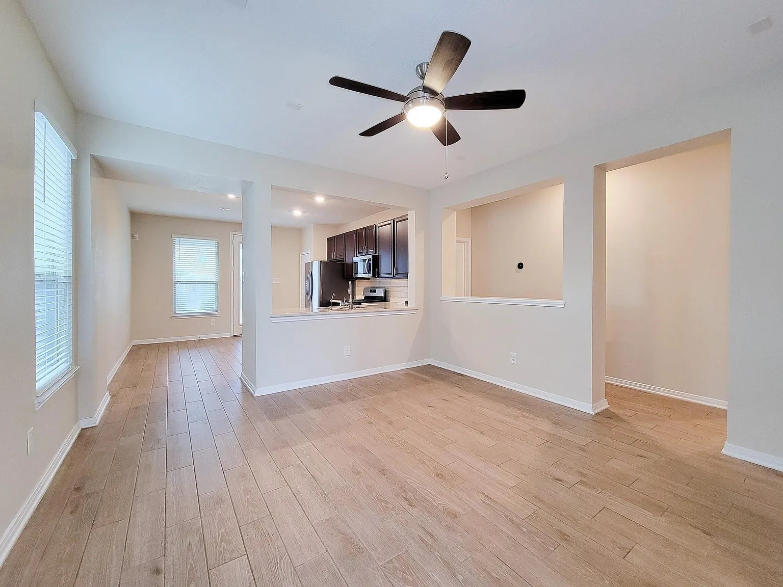 3 bed, 2.0 bath, 1655 sqft, $2,000 — Photo 4