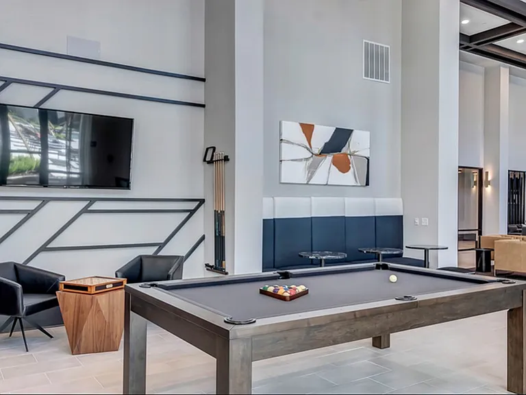 Nexus Brandon Apartments — Photo 58
