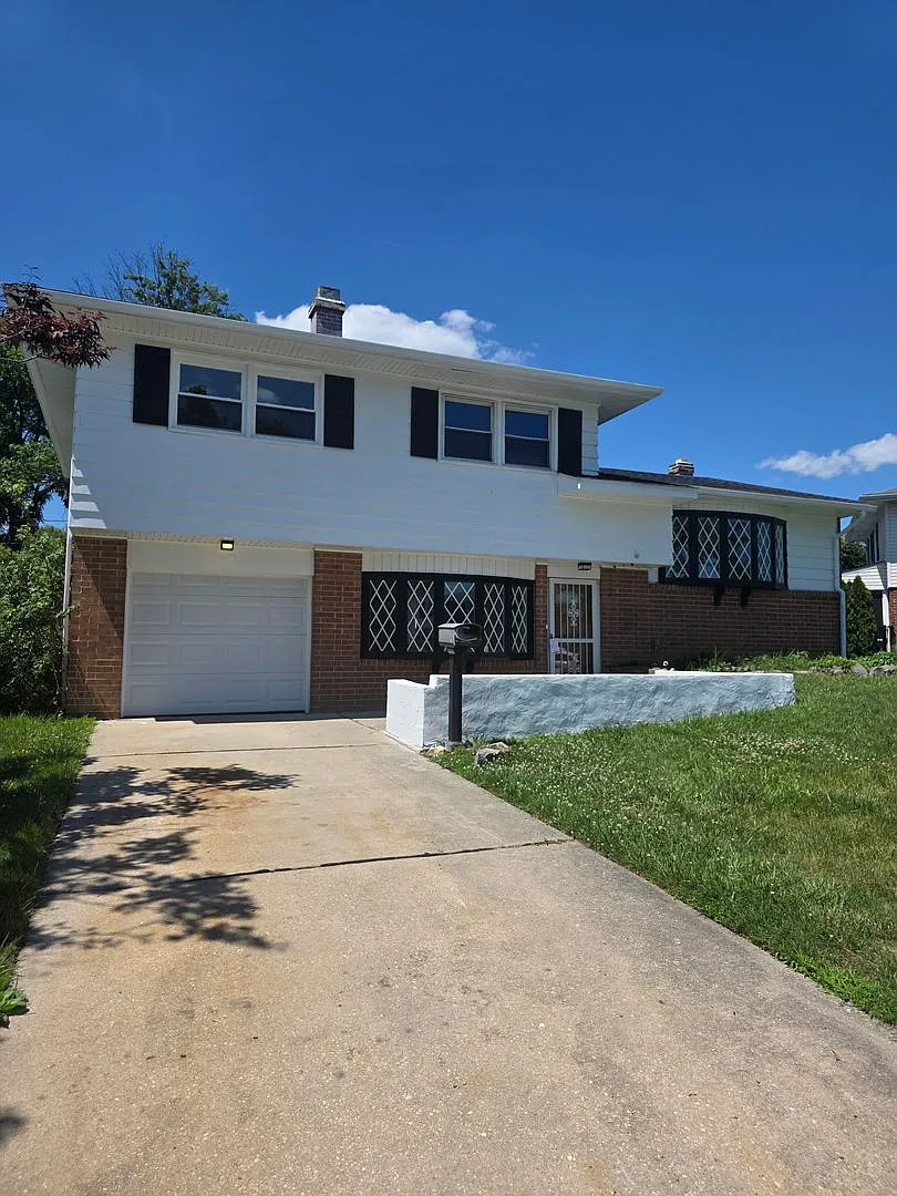 Delpark Manor — Photo 2