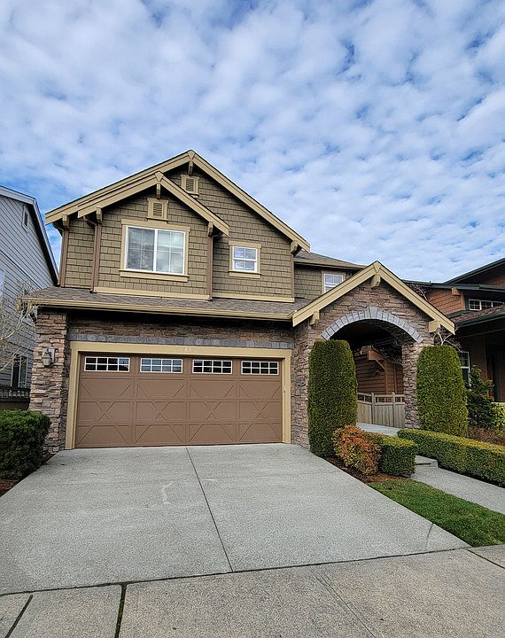 1st image of 1891 10th Ave NE