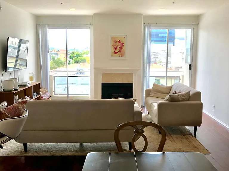 8349 Blackburn Ave #302 — Photo 174
