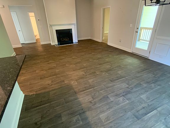 5th image of 832 Hidden Hollow Cir
