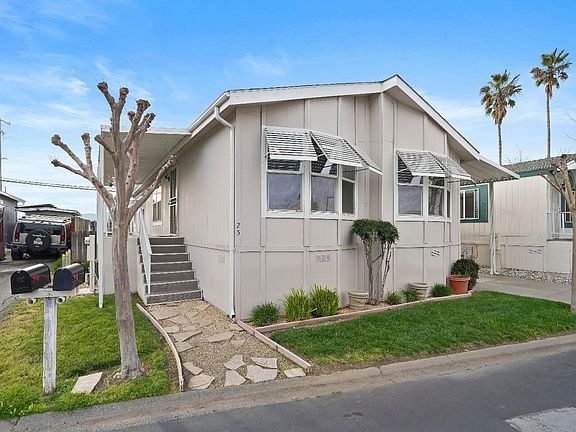 2nd image of 25 Del Rey Drive