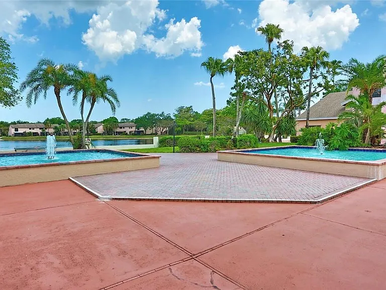 3559 Cocoplum Cir — Photo 17