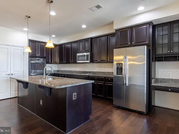 7584 Brunson Cir, Gainesville, VA 20155