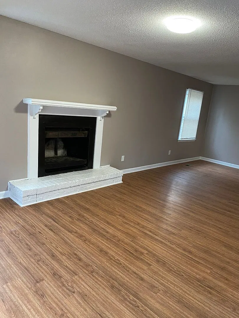 TJ — Photo 1