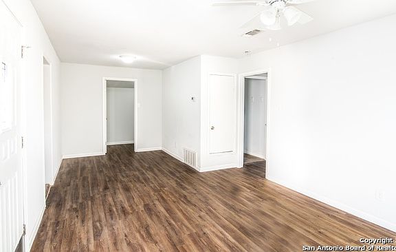 2nd image of 537 Glamis Ave