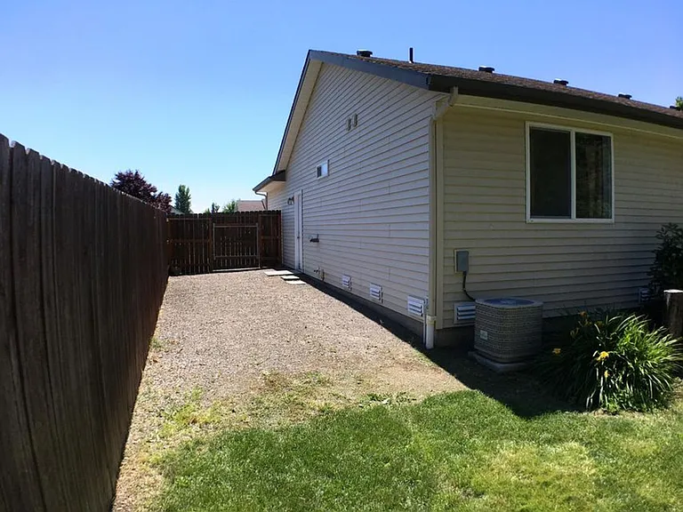 9049 N Torrey Ln — Photo 24