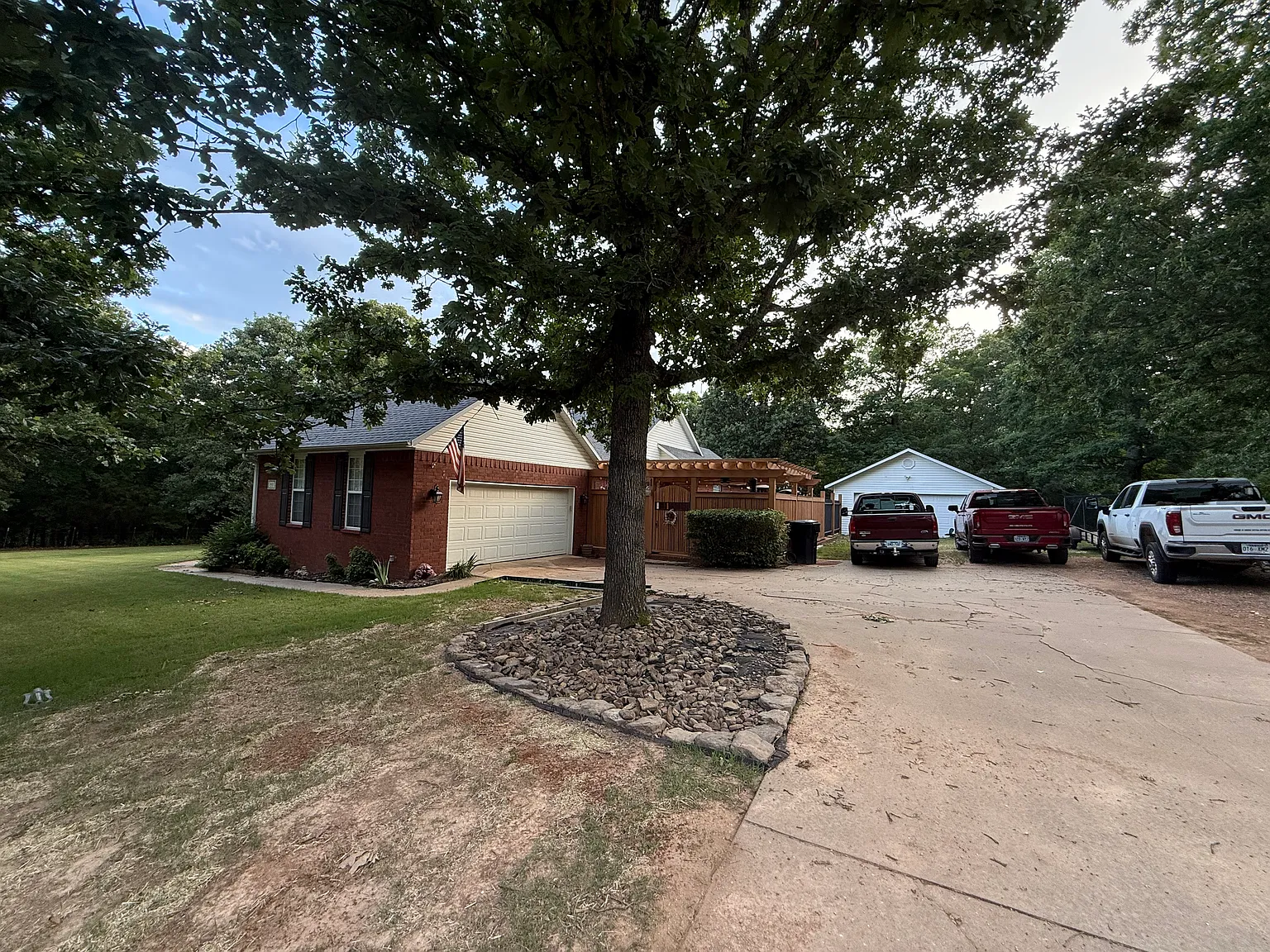 3 bed, 2550 sqft, $3,800 — Photo 2