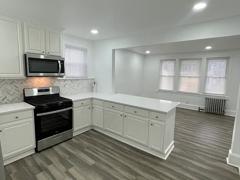 Cedar Ave — Photo 1