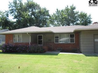 407 W 26th Ave, Hutchinson, KS 67502
