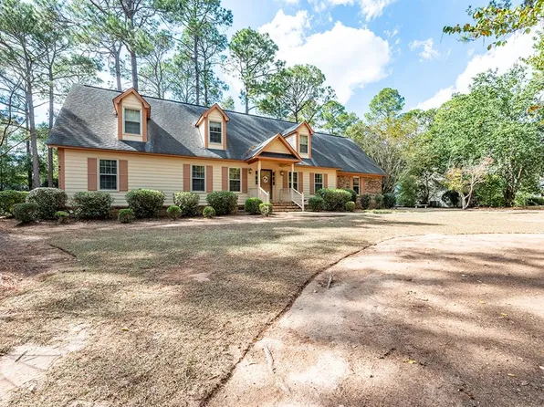 2738 Dover Ln, Albany, GA 31721