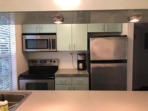 electric appliances, also has a dishwasher