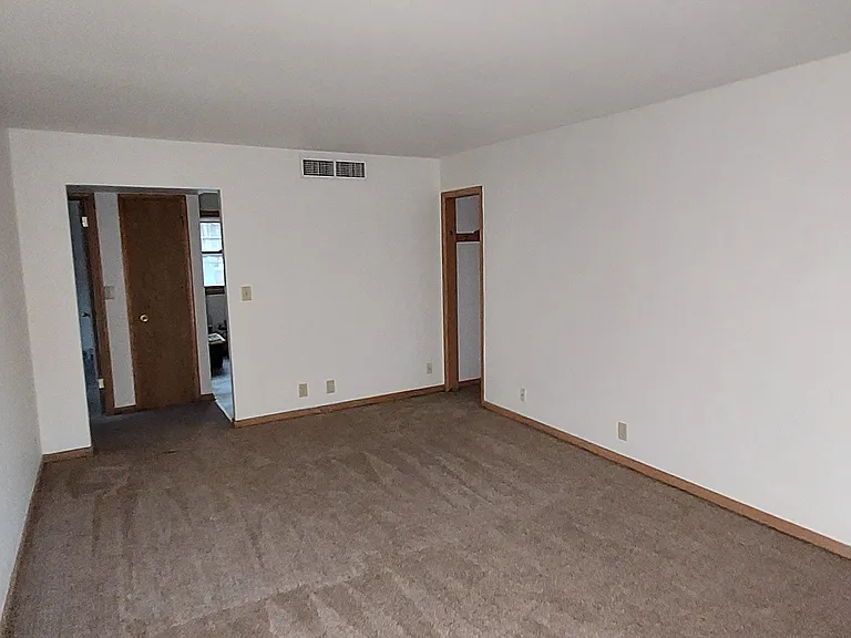 4439 N 84th St — Photo 3