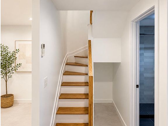 5th image of 718 Hinsdale St #1A