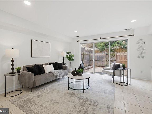 2nd image of 8141 Kingsway Ct #289