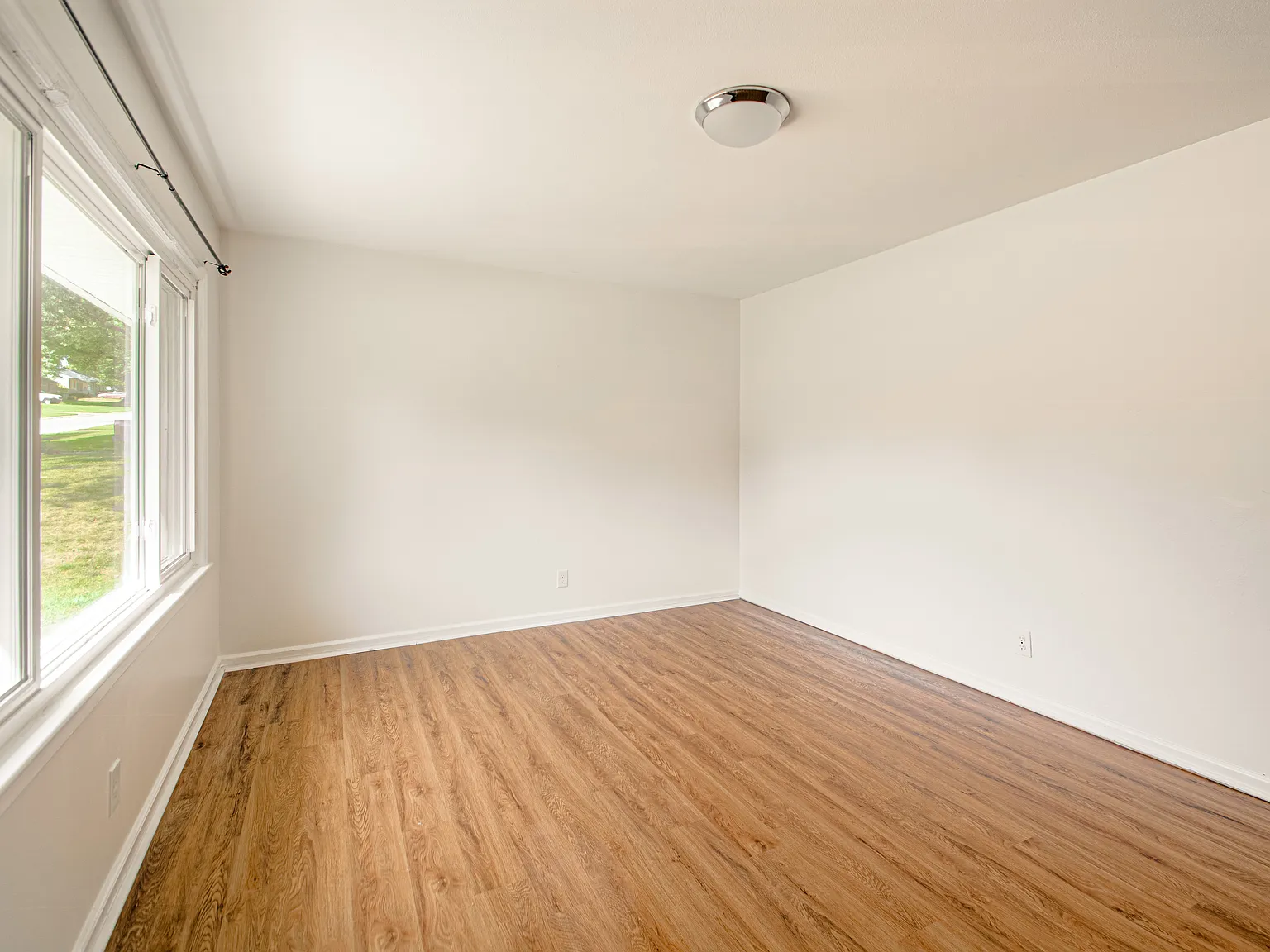 3 bed, 1655 sqft, $2,100 — Photo 4