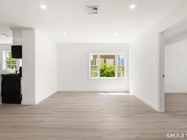 64 Soundview Ave #2 — Photo 5