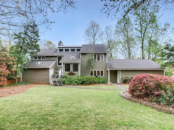 2nd image of 1737 Laurel Creek Trl SE