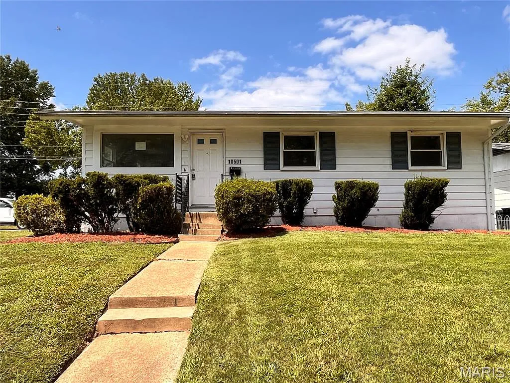 10501 Lilac Ave photo 1