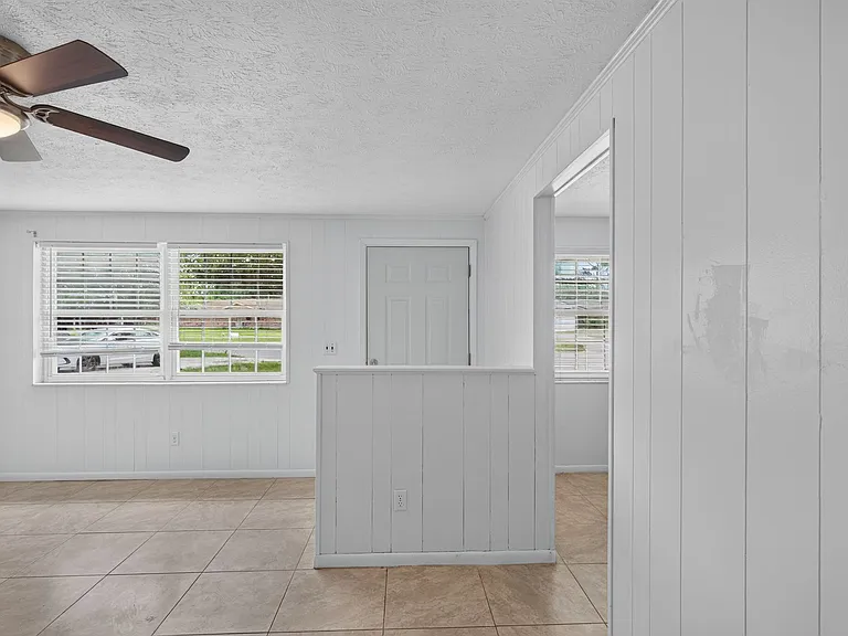 9954 Larkdale Ct — Photo 6