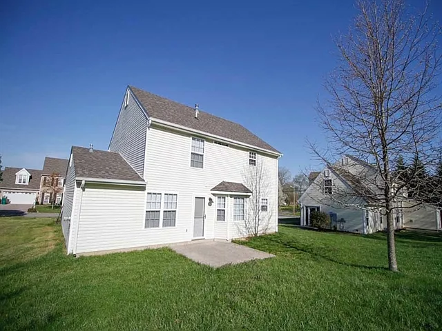 1704 Carlyon Ct — Photo 11