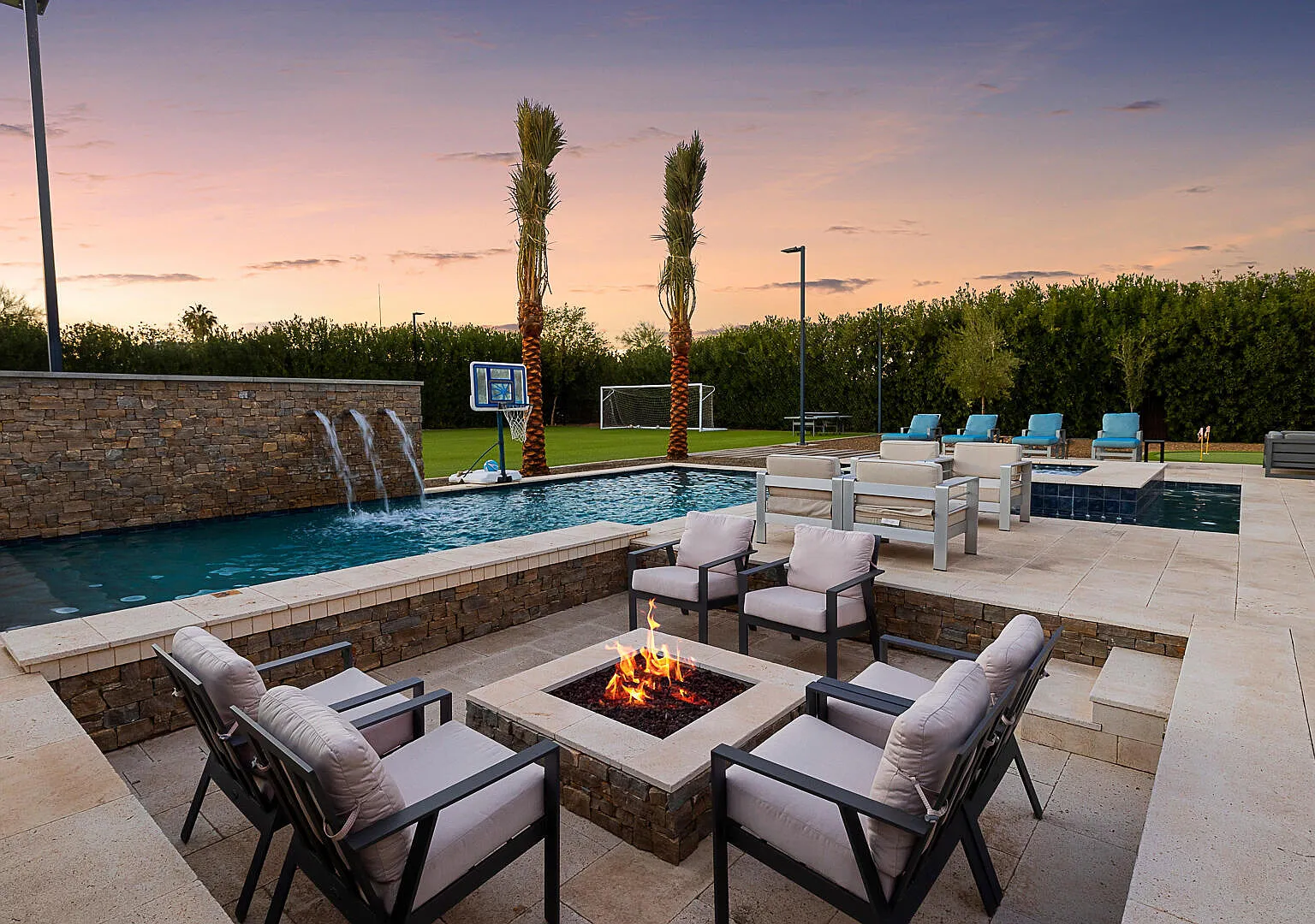 7 bed, 5.5 bath, 5196 sqft, $21,000 — Photo 3