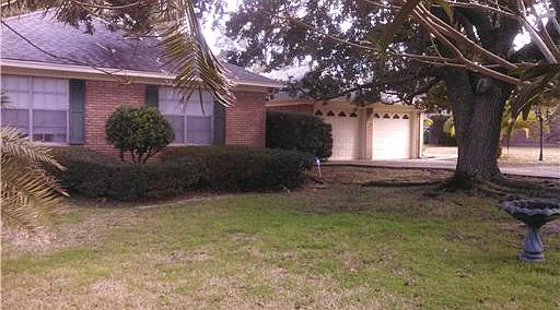 1st image of 320 Eastview Dr