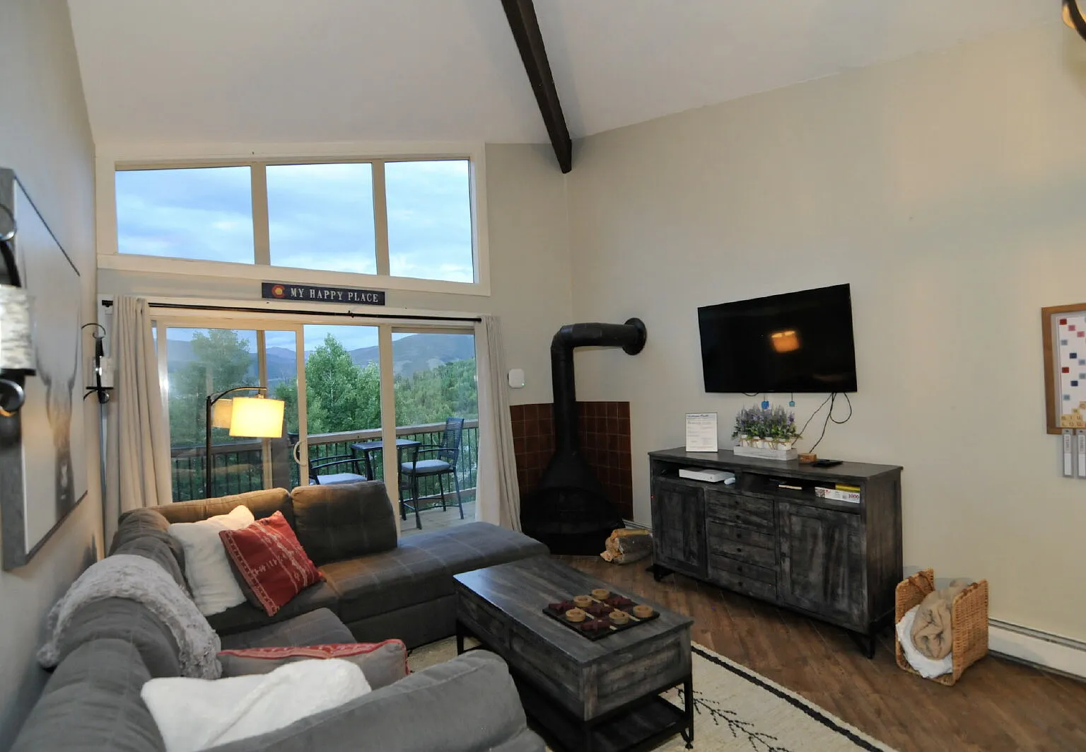 3 bed, 2.0 bath, $3,200 — Photo 3