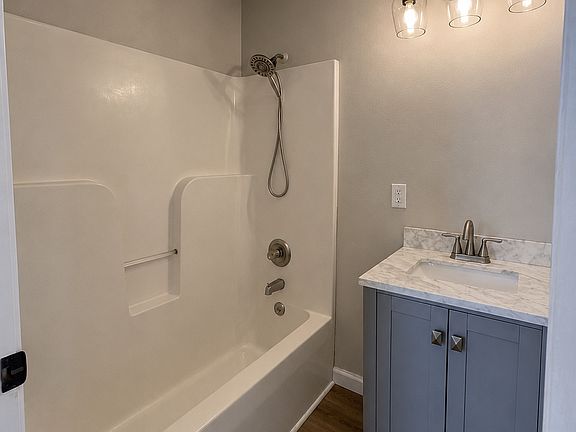 5th image of 318 N 12th St