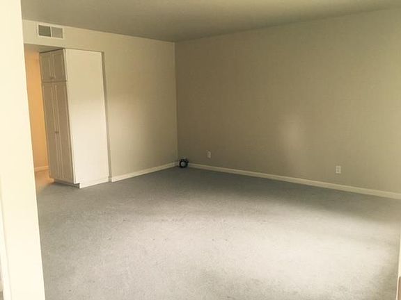 5th image of 7135 Rainbow Dr APT 2
