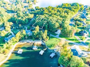 9476 Riviera Dr, Sherrills Ford, NC 28673