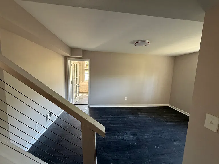 Shamrock Dr — Photo 15