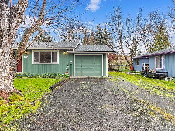 4th image of 1012 Juliene Way