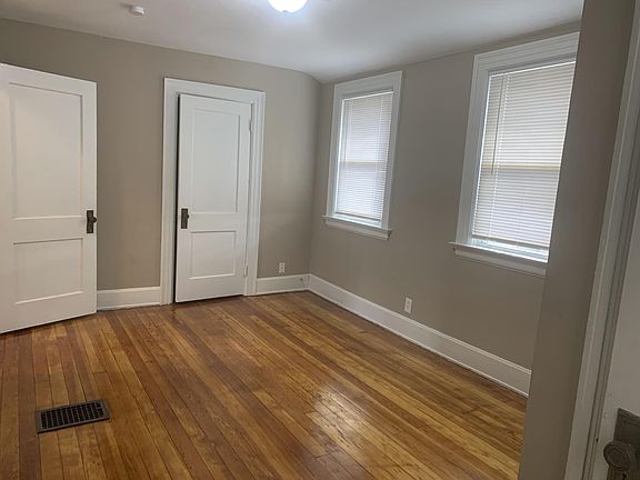4th image of 324 4th Ave