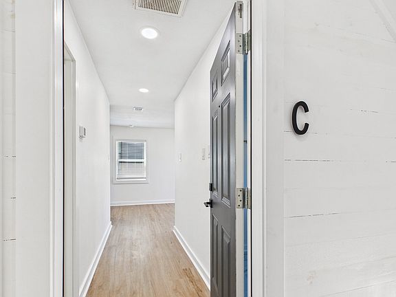 2nd image of 607 Foch St APT C
