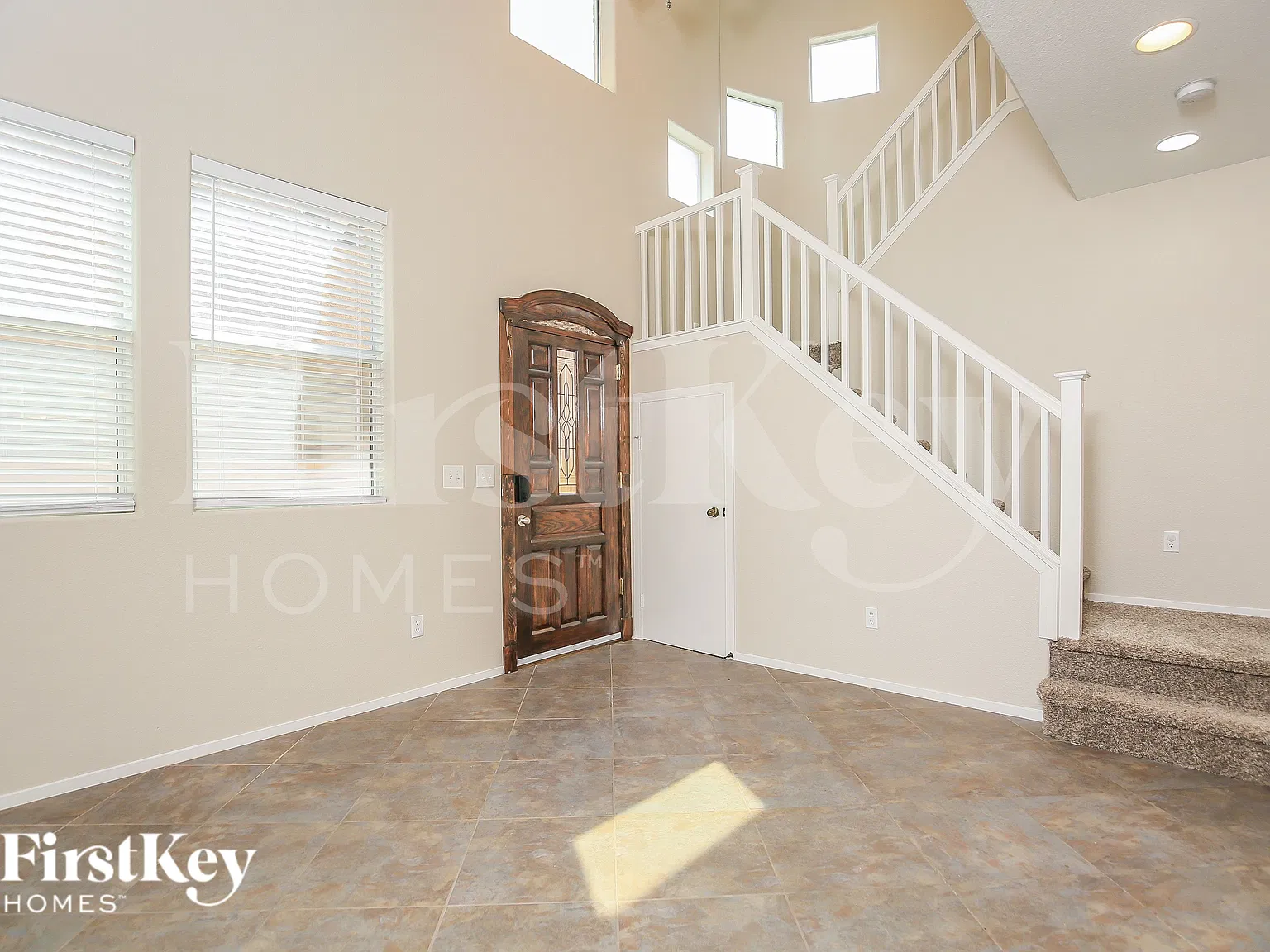 3 bed, 2.5 bath, 1812 sqft, $2,205 — Photo 2