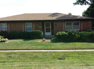 4010 Landside Dr, Louisville, KY 40220