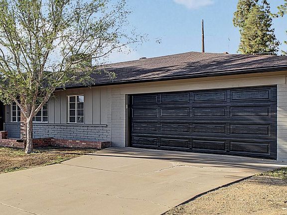 3rd image of 2320 W ANDERSON Avenue