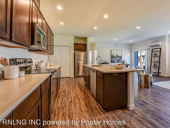 4th image of 258 SE Orchard Dr #202