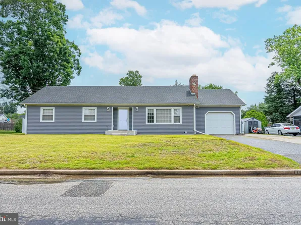 117 Boxwood Dr, Vineland, NJ 08361