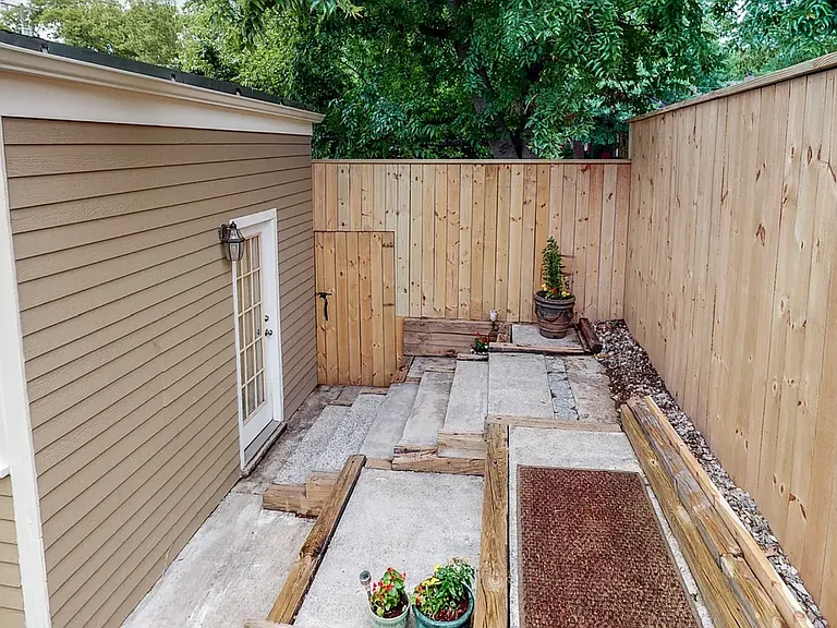 1500 Woodland St — Photo 4