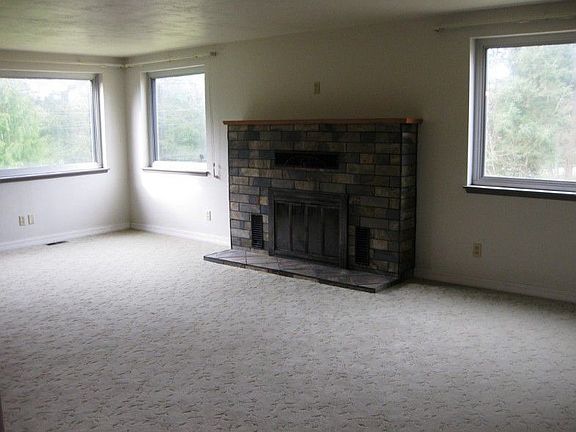 4th image of 2056 S 222nd St