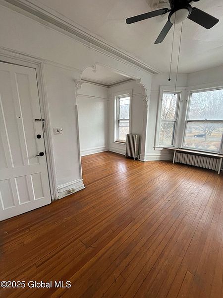 3rd image of 528 Madison Avenue