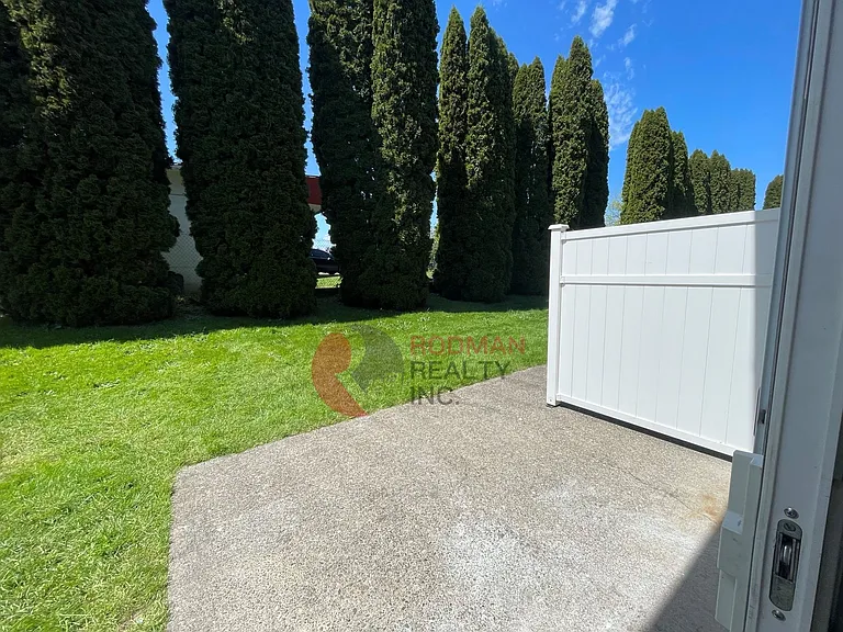 890 Dougherty Dr NE — Photo 21