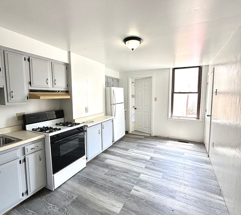 1st image of 2110 Larkins Way #1