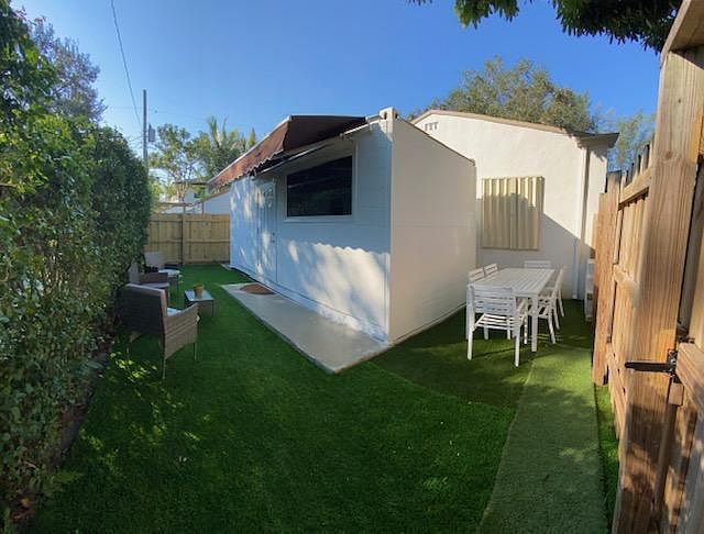 2nd image of 5860 SW 59th St
