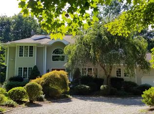 60 Rock Ridge Rd, Shelton, CT 06484