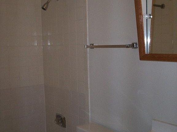 4th image of 151 Pickwick Dr #1A